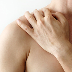 Come alleviare il dolore alla spalla