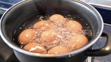 Come cuocere le uova sode per sbucciarle bene