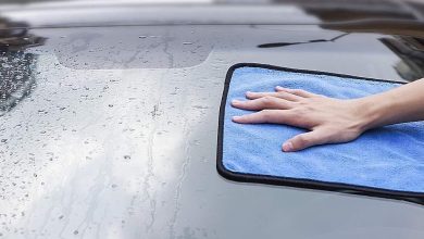 Come pulire i vetri della macchina